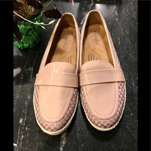 NaturalSOUL Patent Shoes